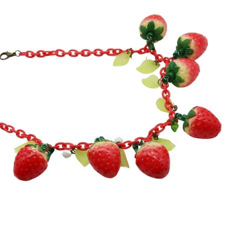 rockabilly collier strawberries