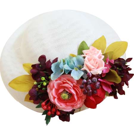 White hat with colourful corsages in petrol, pink, purple for changing