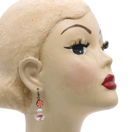 head with Earrings with candy glass in red white