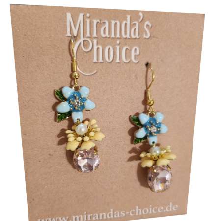 Handmade sparkling flowers earrings with cut stone