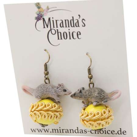 Earrings with mouse and yellow pearl