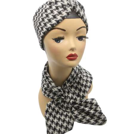 Marple scarf black white