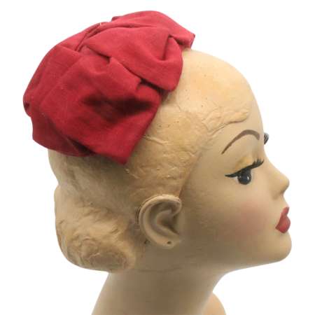 Side: red vintage style ivory kidney shaped facsinator