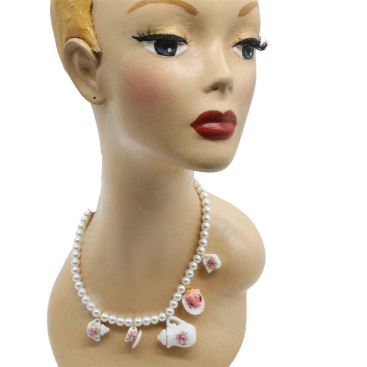 Pearl Necklace with Miniature Porcelain