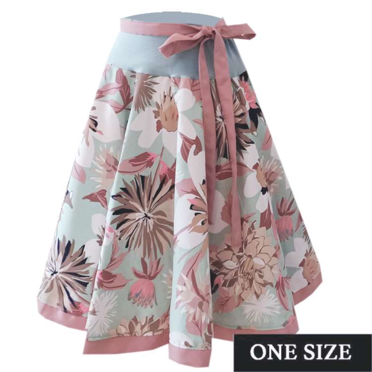 Circle skirt in mint with pink flowers