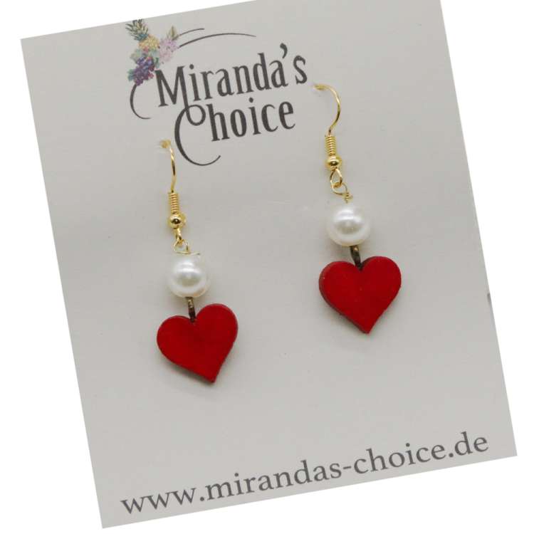 Earrings in red with hearts and pearls in heart shape