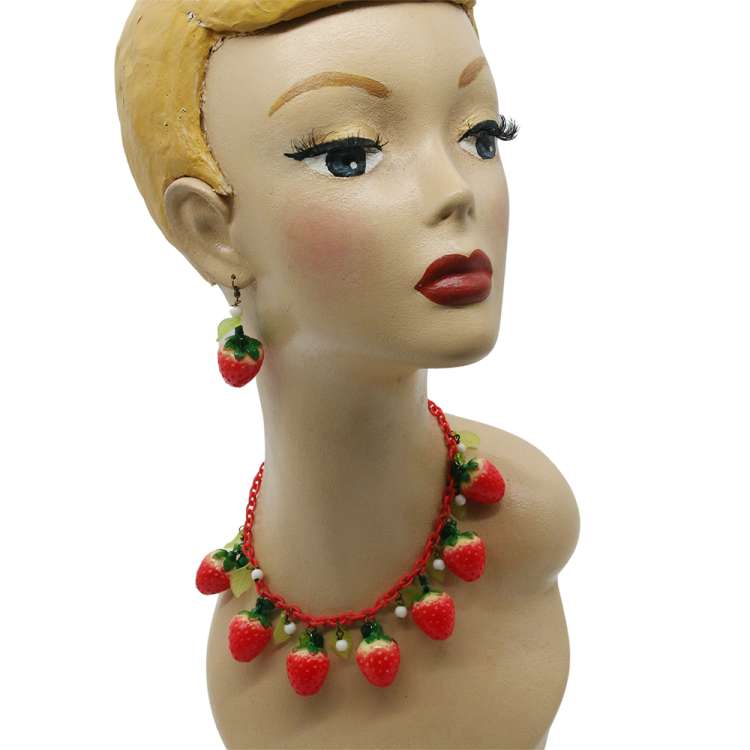 strawberry set necklace