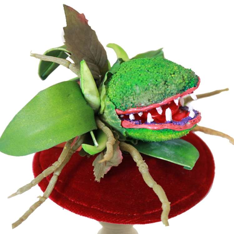Feed me, Seymor - fascinator with carnivorous plant