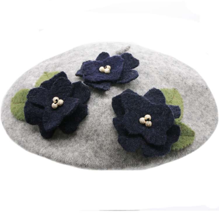 Grey beret with blue flowers