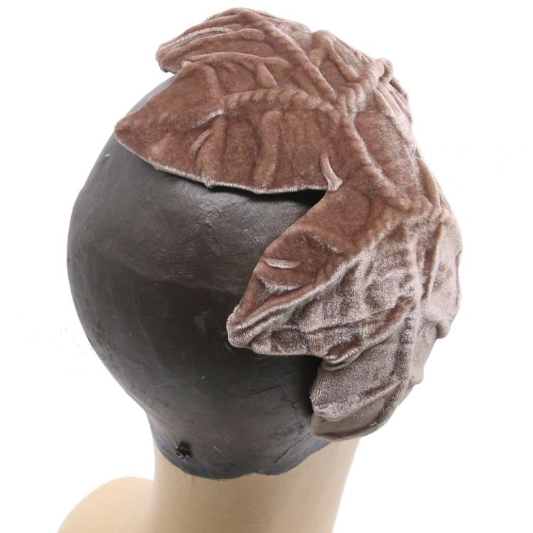 back: half hat velvet with leaves