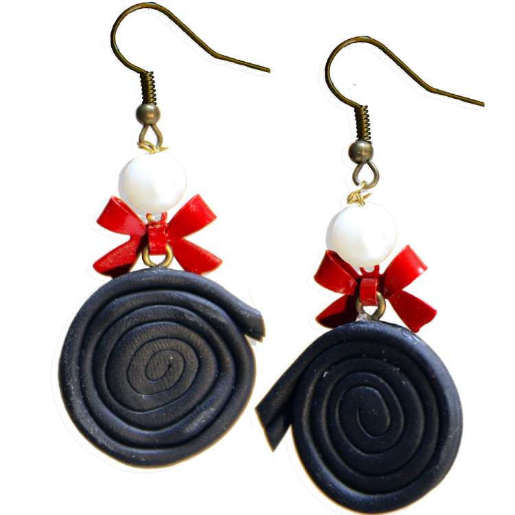 Earrings with black liquorice snail and bow