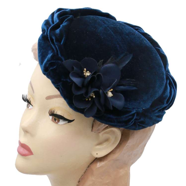 Blauer Velveteen Circle Hat