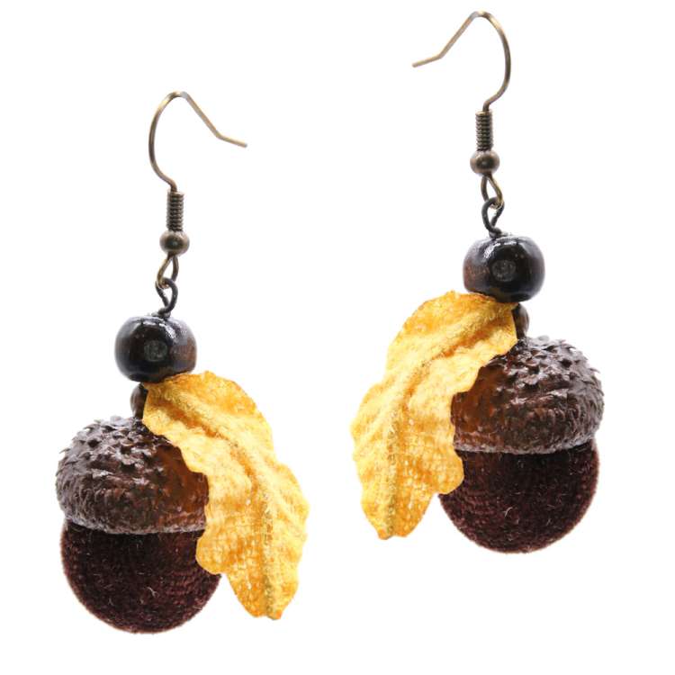 Autumn earrings with acorn made of velvet
