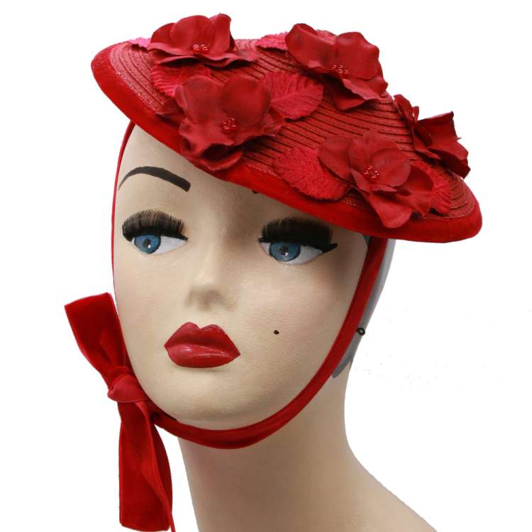 Kegelhut in Rot mit roten Hortensien - asiatischer Coolie Hut aus Stroh-Bast