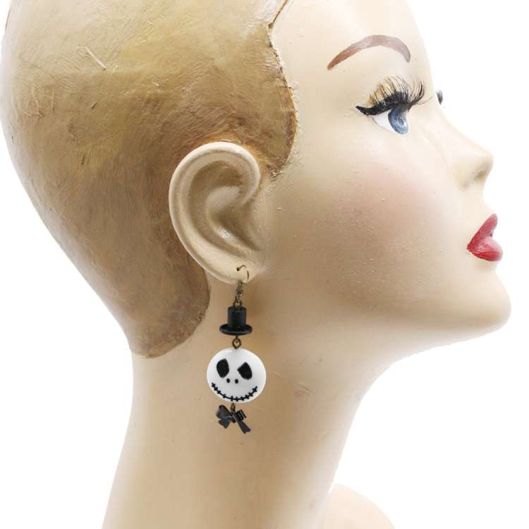 earrings skull black hat