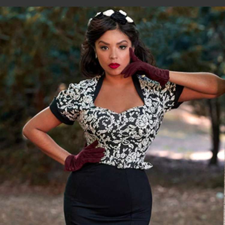 black bandeau hat with white Velvet