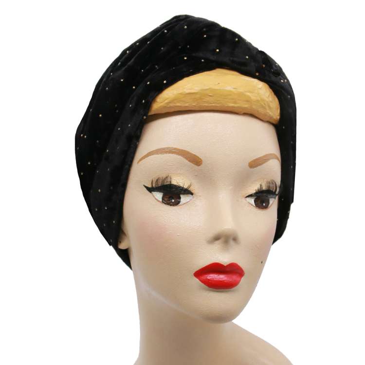 dressed, flat tied: Black velvet turban with gold rivets - long hair band with wire