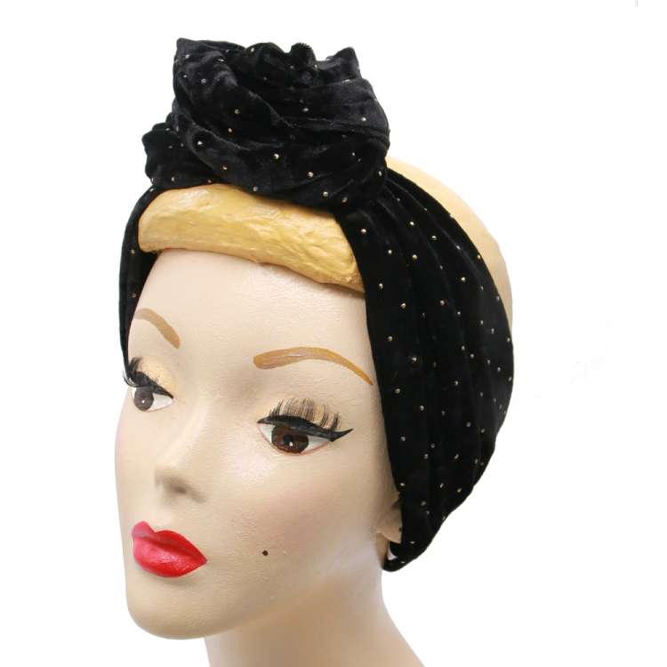 dressed, as a knot: Black velvet turban with gold rivets - long hair band with wire