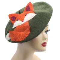 Olive green beret with fox