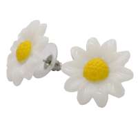 Stud earrings daisy flowers