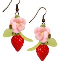 Ohrringe mit Erdbeere & rosa Blume