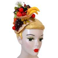 Fascinator/ Half Hat mit Obstschale, Früchten und Strohborte