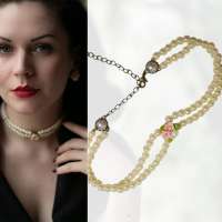 Two row close-fitting pearl necklace with flower 