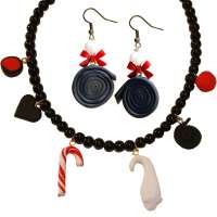 Set: Licorice earrings & necklace
